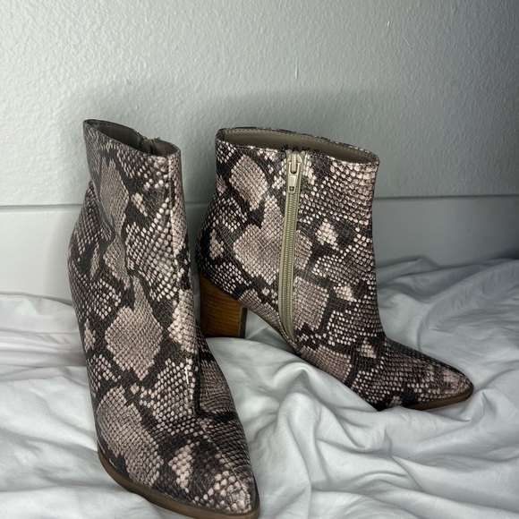 Carlos by Carlos Santana Snake Print Heeled Booties (7.5M) - Picture 3 of 7